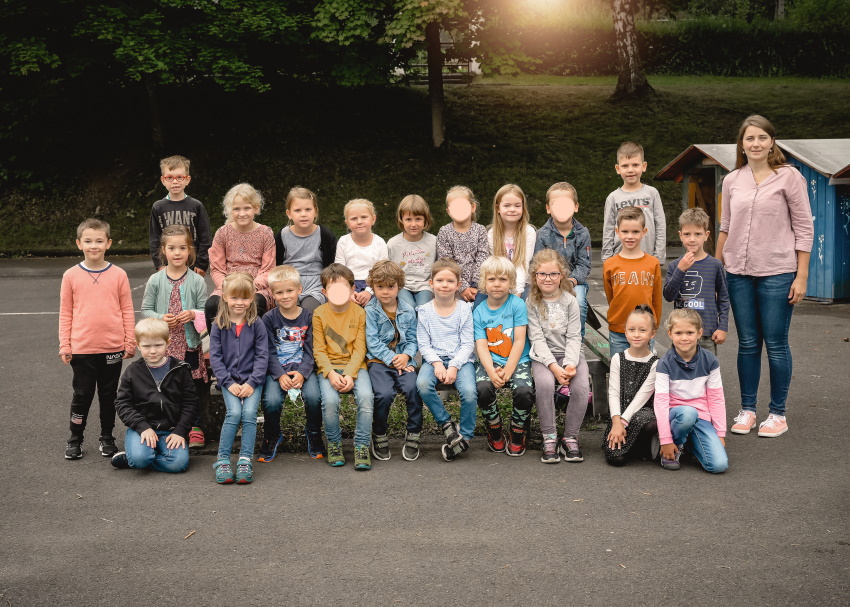 ADAC Warnwesten für die Erstklässler – Johannlandschule Hainchen